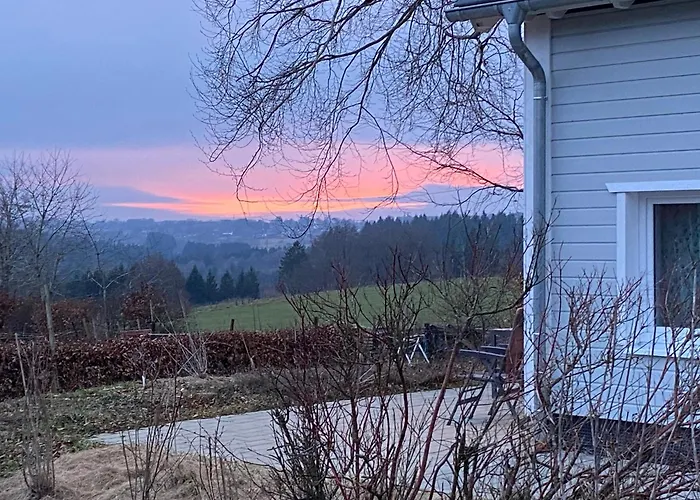 Feriehus Schwedenhaus Fridhem Monschau- Weitblick Monschau